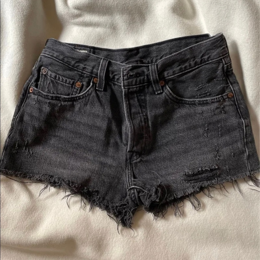 Levis 501 shorts (26in)